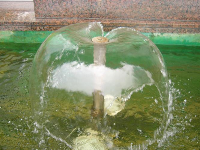 如何把女朋友弄成小喷泉(如何把女朋友弄成小喷泉：情感沟通与亲密关系的艺术)