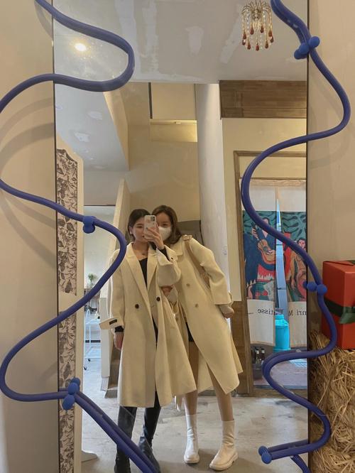 三个人一起玩3Q会怎么样(三个人一起玩3Q：互动乐趣与团队协作的深度解析)