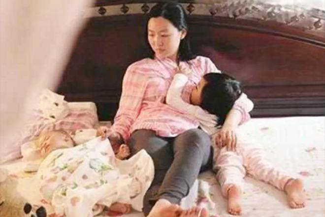 在车里疯狂的吃我奶(在车里疯狂吃奶:探索车内喂养的技巧与挑战) 在车里疯狂的吃我奶(在车里疯狂吃奶:探索车内喂养的技巧与挑战)