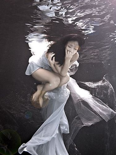 把女朋友弄成小喷泉呢(把女朋友弄成小喷泉：浪漫惊喜的创意指南)