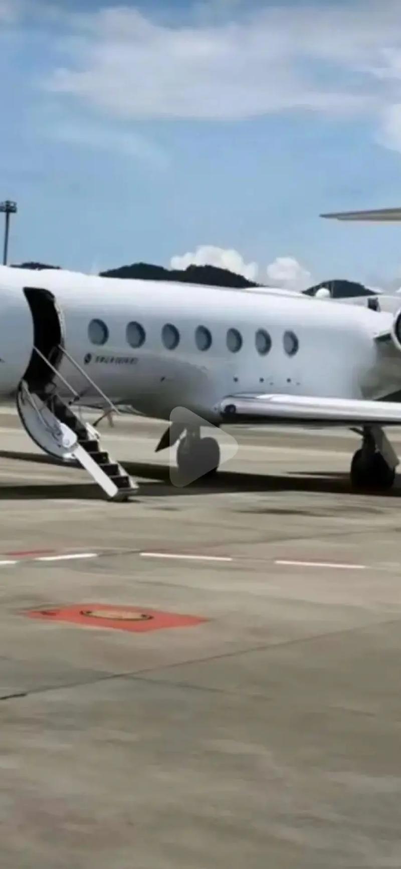 飞机垂直坠落人会怎么样(飞机垂直坠落:人体生理反应与生存几率解析) 飞机垂直坠落人会怎么样(飞机垂直坠落:人体生理反应与生存几率解析)