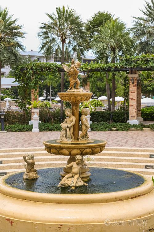 把女朋友弄成小喷泉呢(把女朋友弄成小喷泉：浪漫惊喜的创意指南)