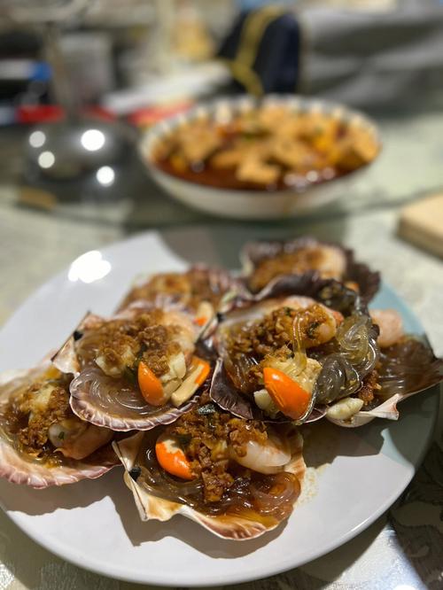 腿再开一点就可以吃扇贝了(扇贝美味秘诀：腿再开一点，尽享鲜嫩口感)