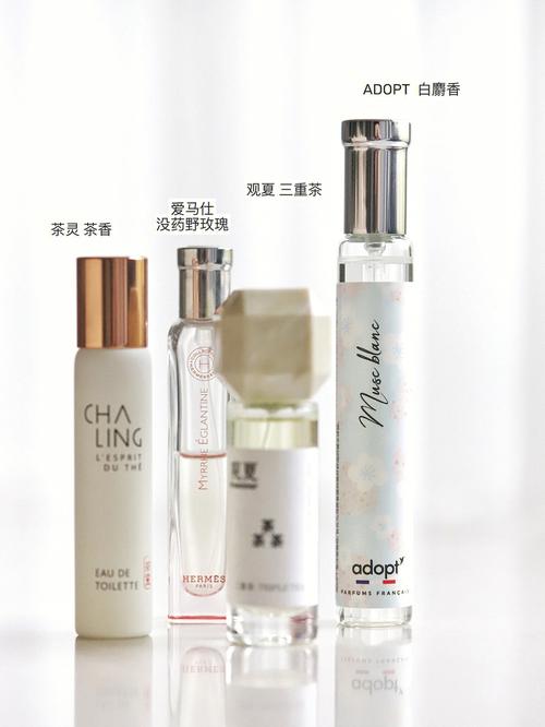 两个奶被揉得又硬又翘怎么(奶部塑形：详解如何通过按摩手法提升胸部紧实度)