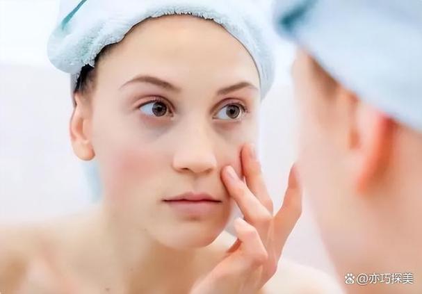 边吃着一面膜下奶爽了(“边吃美食，享受面膜带来的肌肤滋养”)