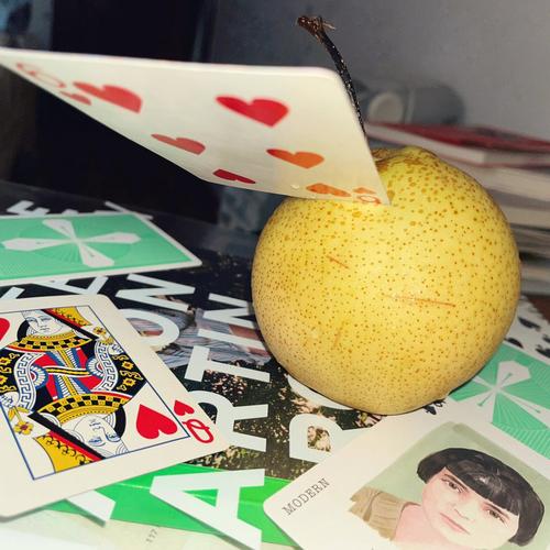 打扑克视频又叫又疼原声(打扑克视频：原声体验与技巧详解)