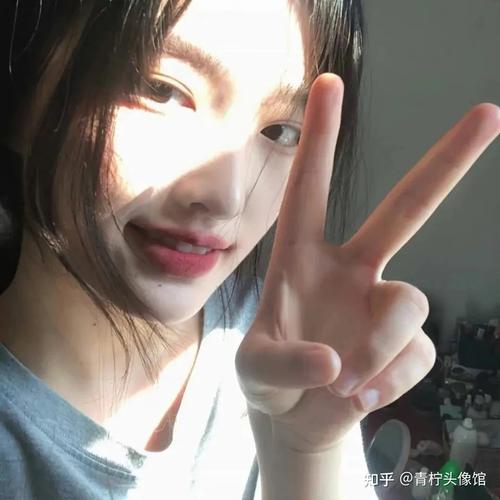 嘴巴含胸的感觉知乎(嘴巴含胸的感觉：知乎用户的真实体验分享)