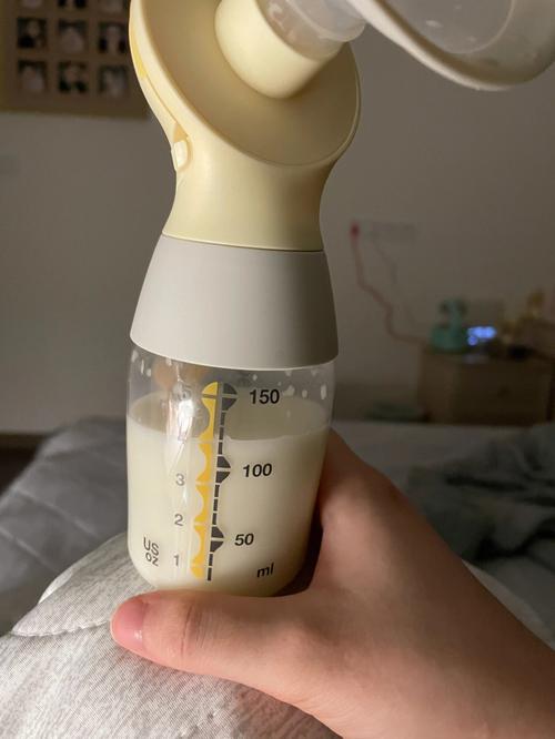 两个领导一起吃我的奶(领导共享:揭秘两个领导共饮母乳的惊人内幕) 两个领导一起吃我的奶(领导共享:揭秘两个领导共饮母乳的惊人内幕)