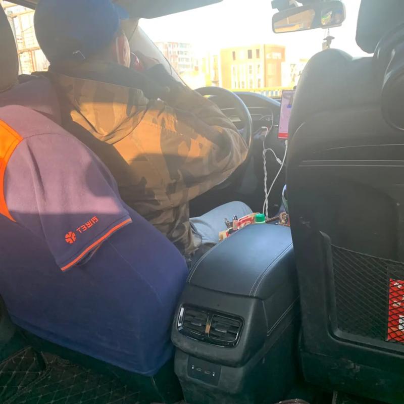 在车里被撞了八次高(在车里被撞了八次高:安全驾驶与事故预防指南) 在车里被撞了八次高(在车里被撞了八次高:安全驾驶与事故预防指南)