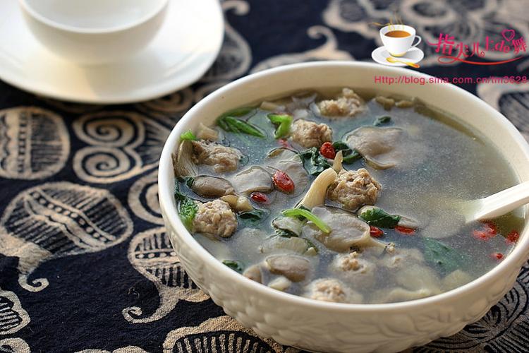 金刚杵汆肉莲的介绍(金刚杵汆肉莲：传统美食的详细介绍)