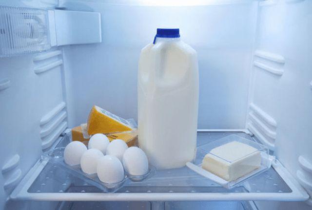 喝牛奶记住4个最佳时间(喝牛奶记住4个最佳时间：健康生活小常识)