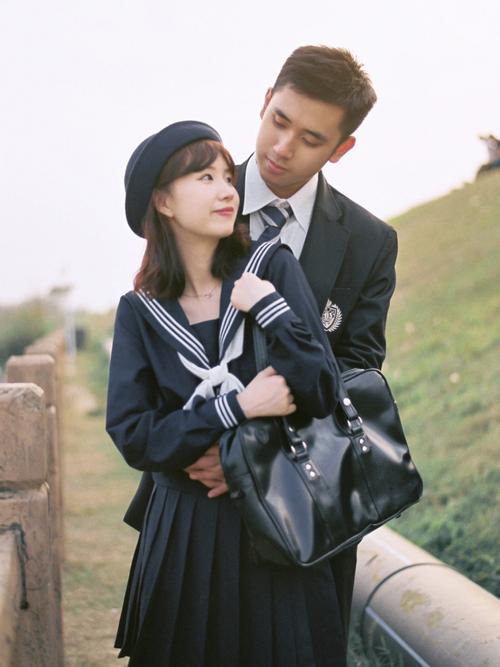 你男朋友是怎么上你的(“你男朋友是怎么上你的：深入解析恋爱关系中的亲密互动”)