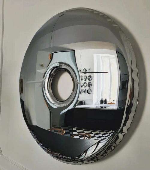 从镜子里看我怎么C你的视频(镜子视角：深入解析如何拍摄C视角视频)