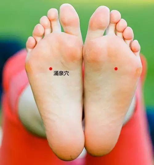 腿张大点就不疼了(腿张大点就不疼了：缓解腿部疼痛的实用技巧)