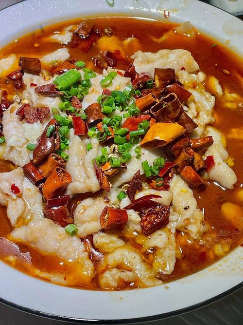 乱炖大杂烩经典说说(乱炖大杂烩经典说说：美食与生活的完美融合)