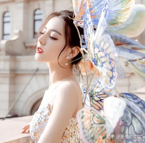 嘴巴含胸的感觉知乎(嘴巴含胸的感觉：知乎用户的真实体验分享)