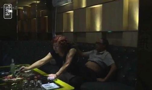 晚会上领导吃我奶还(“领导晚会上的不雅行为,详细揭示事件真相”) 晚会上领导吃我奶还(“领导晚会上的不雅行为,详细揭示事件真相”)