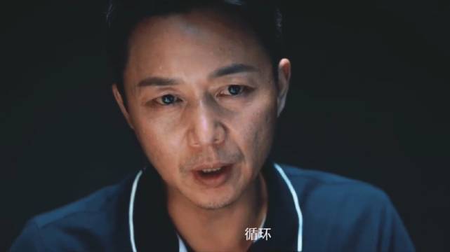 张警官9分10秒撞玻璃视频(张警官9分10秒撞玻璃视频：惊险瞬间全记录)