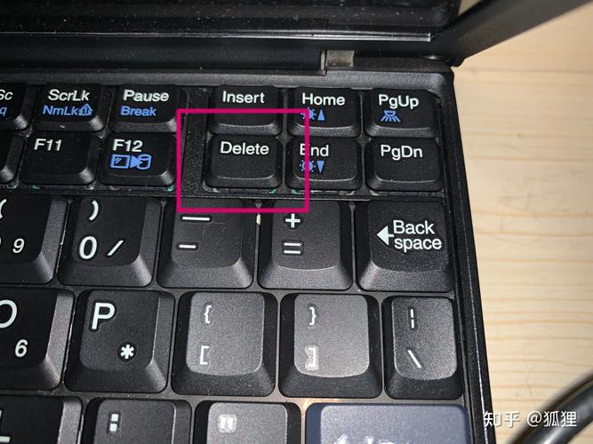 键盘上delete键在哪(键盘上的delete怎么用)