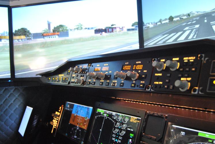 高铁模拟驾驶中国站(飞机模拟器驾驶舱仿真设备) 高铁模拟驾驶中国站(飞机模拟器驾驶舱仿真设备)