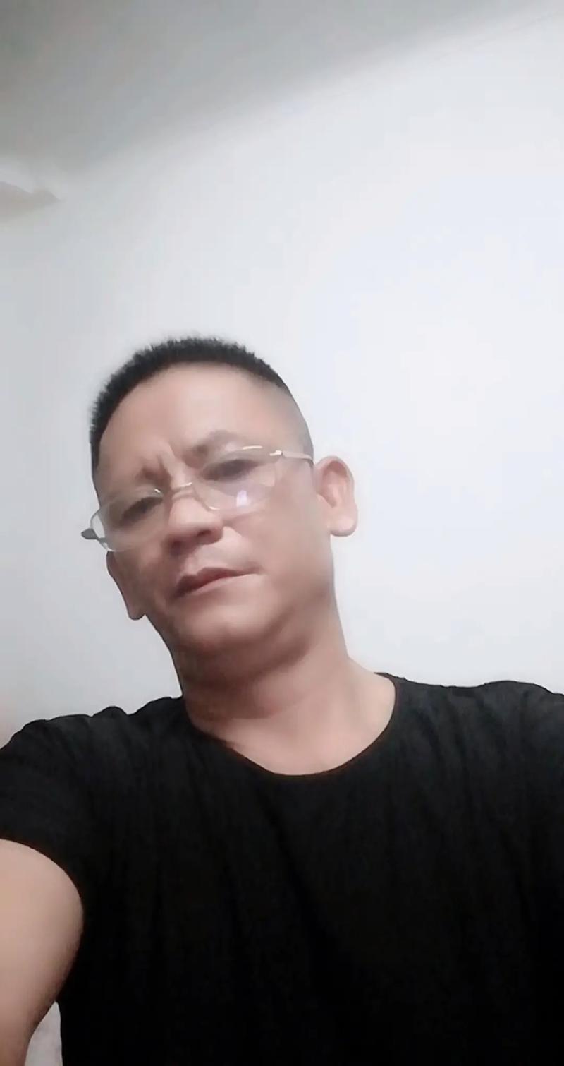 爸爸的比老公的大好多(爸爸家里没人用点力)