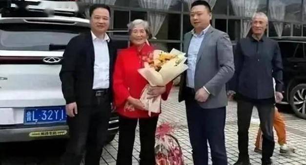 顶开妈妈的生命之门最新章节(东北老太GRAND女人)