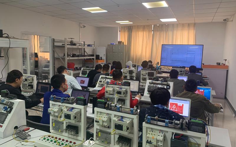 plc编程培训学校哪家好(plc编程培训学校哪家好一点)
