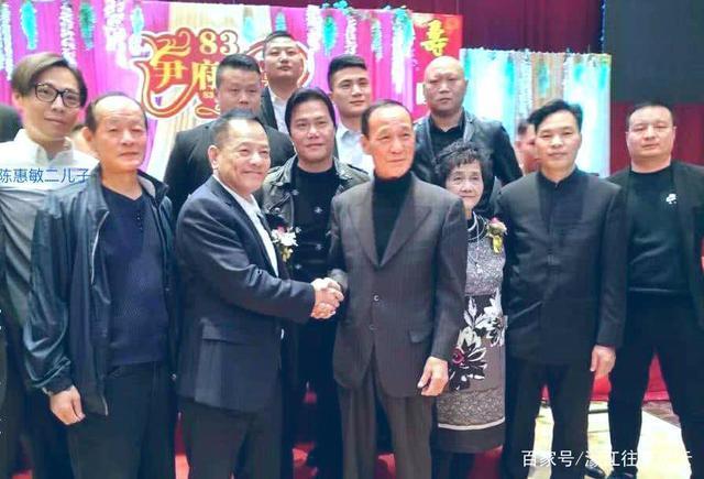 分羹1V2奥妮奥不摸鱼(分羹1v2奥妮奥不摸鱼结局)