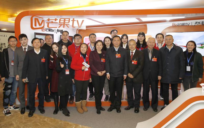 芒果乱码一线二线三线新区(么公的粗大挺进了我的密道)