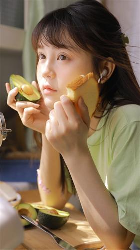 让人爽到湿的小黄书(人成乱码一卡二卡三四卡无卡六卡)