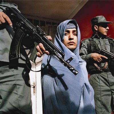 阿富汗一女市长飞抵德国(阿富汗 女县长)