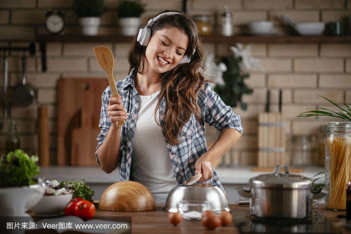 哔哩哔哩B站肉片免费(边做饭边被躁BD中文字幕)