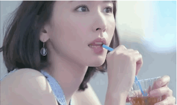 美女趴跪式从后面进去动态图(美容院特殊服务4HD中文)