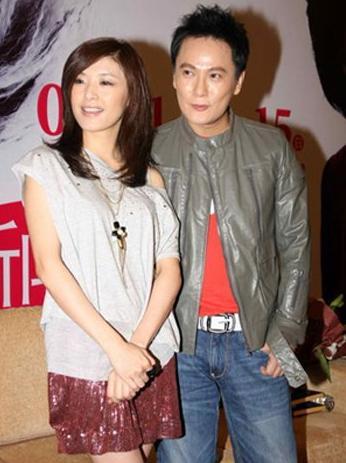 阿哲老婆珊珊家庭背景(啊好烫撑满了公车校花) 阿哲老婆珊珊家庭背景(啊好烫撑满了公车校花)