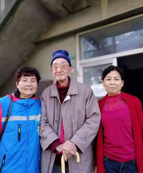 咬你1v1胖姜花阮棠(爷爷总是趴在妈妈身上睡觉英语)