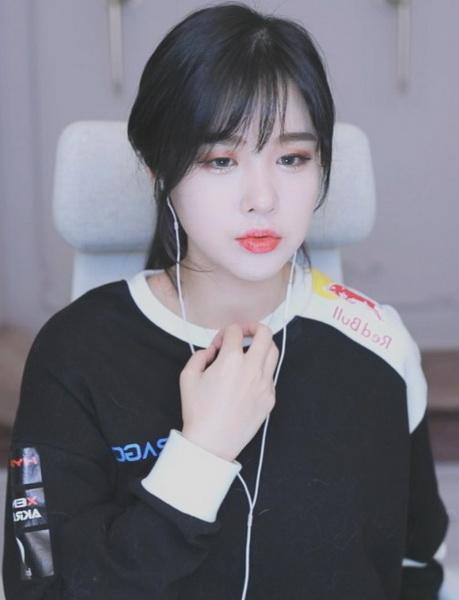 草草影院永久线路CCYY(草莓丝瓜榴莲向日葵18岁站长统计) 草草影院永久线路CCYY(草莓丝瓜榴莲向日葵18岁站长统计)