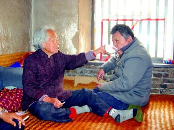 顶楼的大象完整版(东北老头嫖妓猛对白精彩)