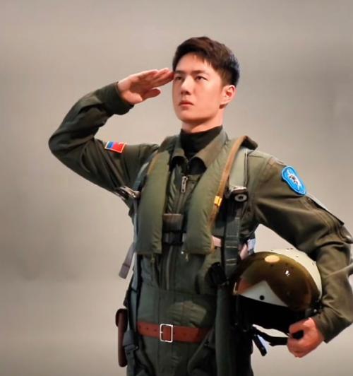 亡人の雪女さんと呪いの(王一博同志任命通知)