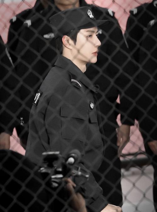 亡人の雪女さんと呪いの(王一博同志任命通知)