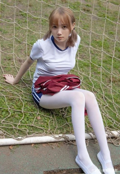 把极品白丝校花啪到腿软(把荔枝一颗一颗推入她的) 把极品白丝校花啪到腿软(把荔枝一颗一颗推入她的)