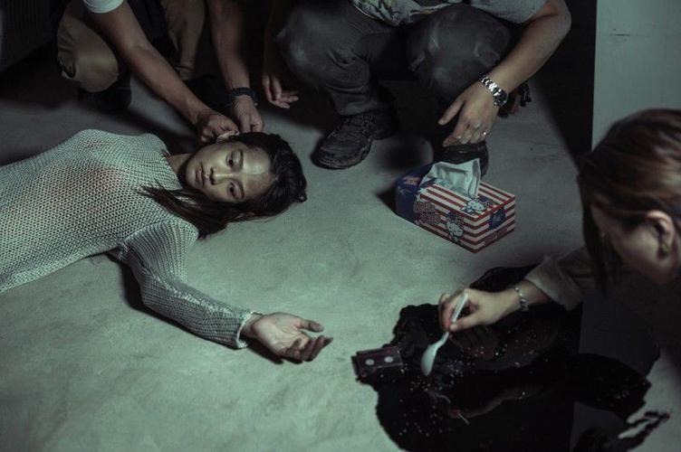 一层一层的剥开我的衣服啊(一抽一出是什么感觉)