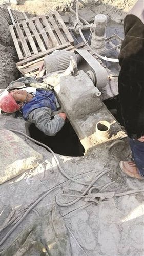 被民工玩的校花公车