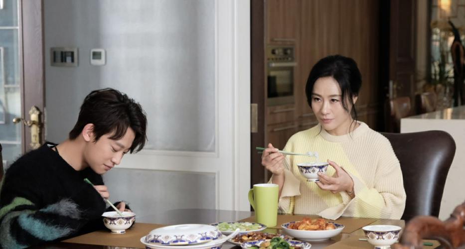 陪读妈妈与儿子云雨(朋友的妈妈2观有限中字) 陪读妈妈与儿子云雨(朋友的妈妈2观有限中字)