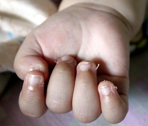 宝宝我找到你的敏感点了(宝宝自己塞进去别掉出来)