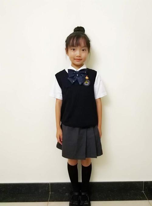 班长哭着说不能再抠了会坏(夏季校服太薄看见女同学怎么穿)