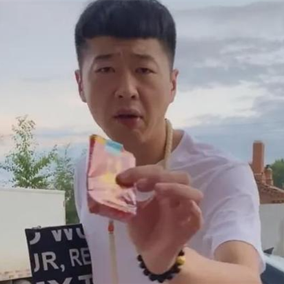 秋天的第一包华子(秋天的第一包华子是什么意思)