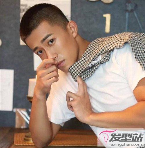 男士发型短发铲两边(男士发型短发铲两边 寸头 怎么理)