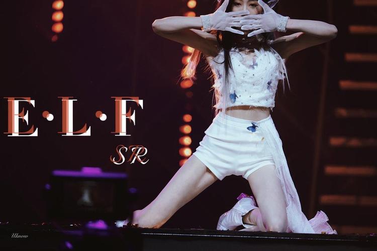 老lsp喜欢的壁纸(有点违规的壁纸真人)