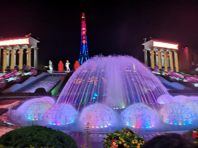 世界之窗夜晚的美景描写(世界之窗夜晚有啥好玩的)